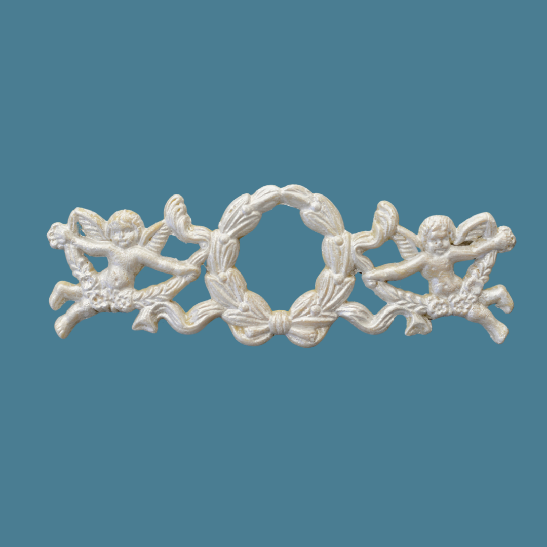 P12 Cherub and Wreath Pediment, an Efex flexible moulding crest of two flying cherubs holding garlands on either side of a tied laurel wreath