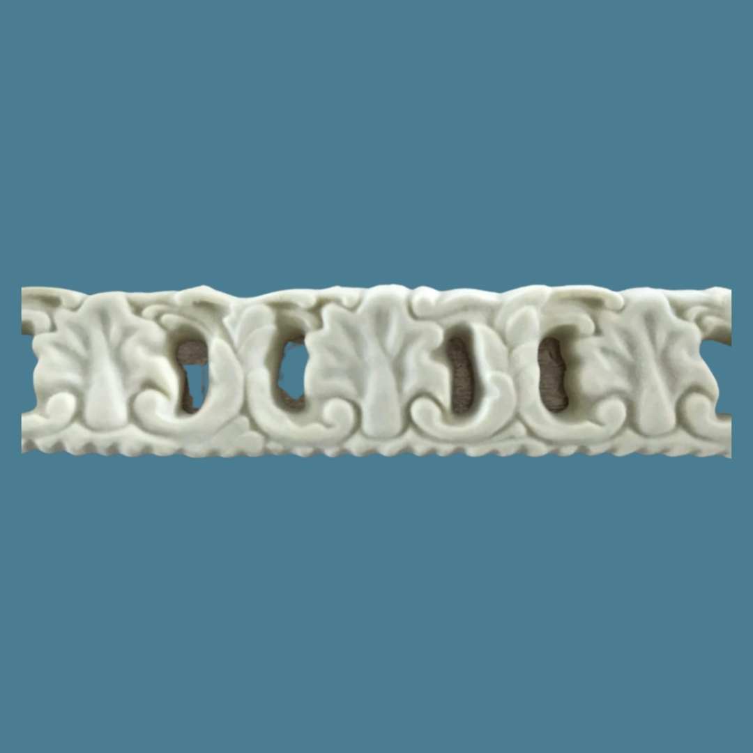 T26 Chunky French Floral Trim, a wide Efex flexible moulding with bold carved leaf clusters and open scrolls