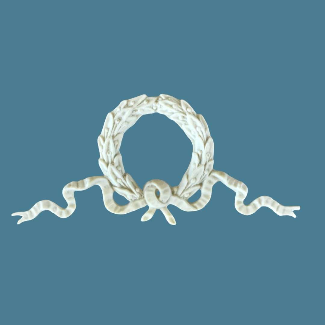 B1 Laurel Wreath and Bow, an Efex flexible moulding round laurel wreath tied with a ribbon bow and long flowing tails
