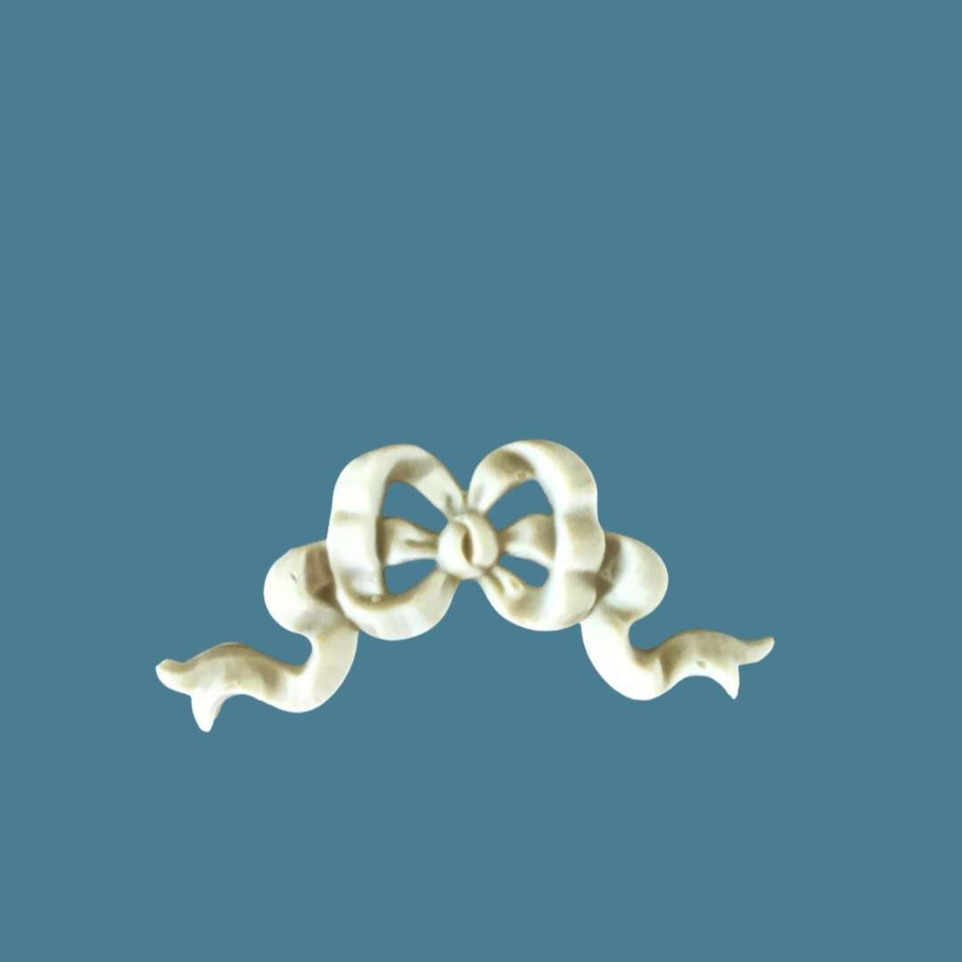 B8 small Efex flexible moulding ribbon bow with rounded loops and short curling tails