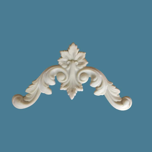 C45 French Country Corner, an Efex flexible moulding corner applique with a central leaf finial and acanthus scrolls curling out to each side