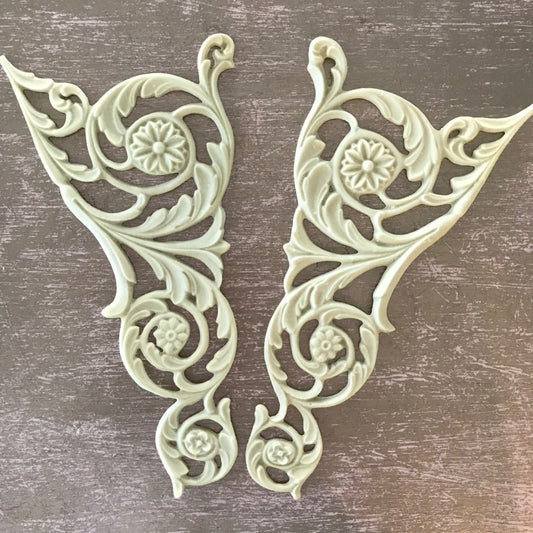 SC44 Large Neo-Classical Style Scroll, a mirrored pair of open-work Efex flexible moulding acanthus scrolls with carved rosettes