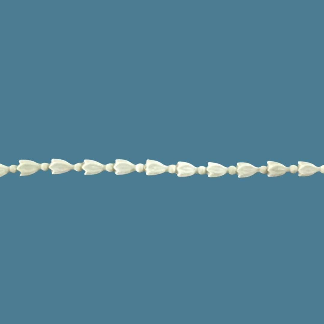 T9 Flower Buds Trim, a dainty Efex flexible moulding of tulip-shaped buds alternating with small round beads