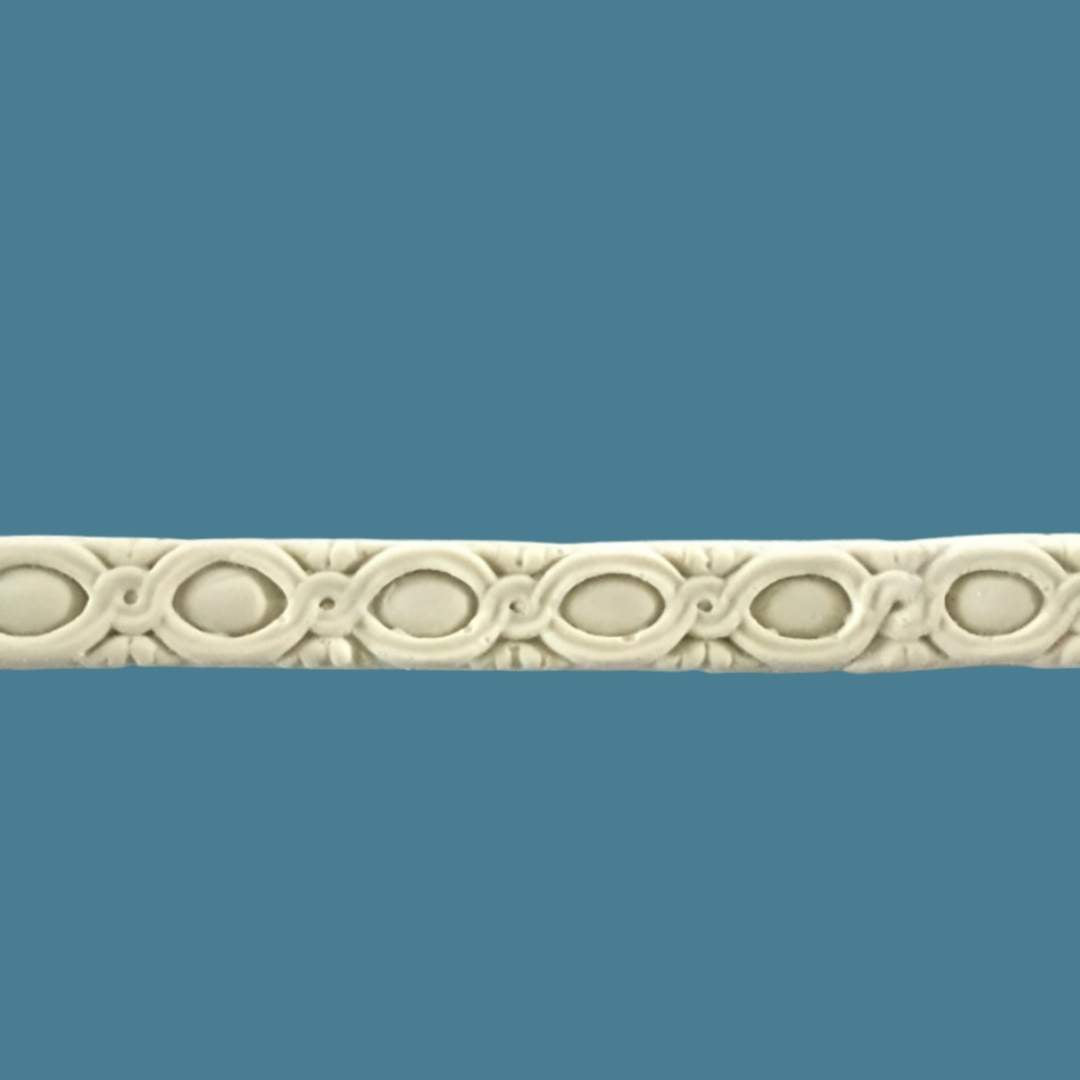 T27 Art Deco Trim, Efex flexible moulding with a chain of linked ovals and small fan motifs
